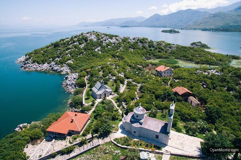 Отдых в Черногории: Прогулка по Скадарскому озеру на парусном катамаране: отличный отдых в Черногории