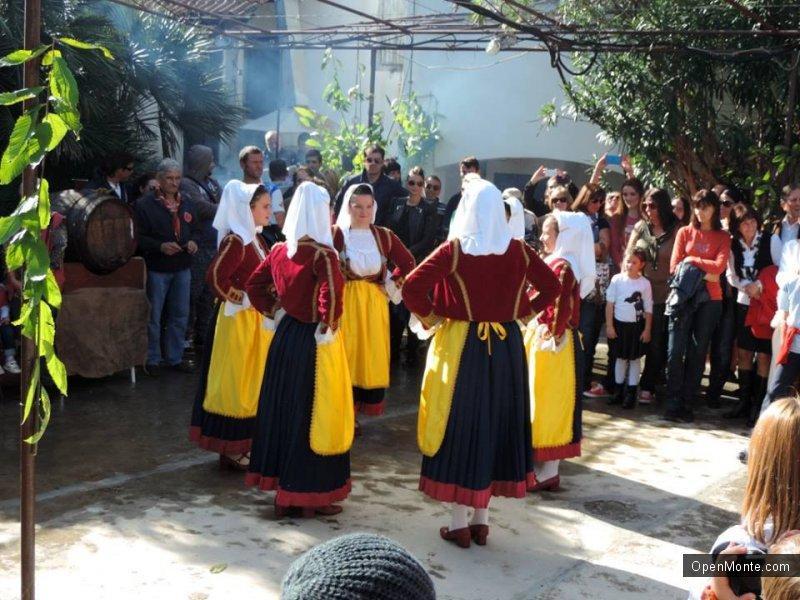 О Черногории: Фестиваль каштанов в Столиве