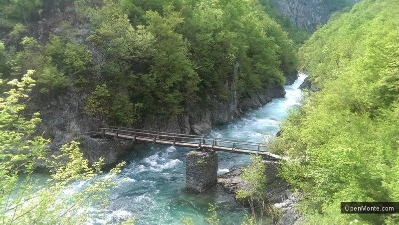 Отдых в Черногории: В черногорской глубинке появились автовандалы