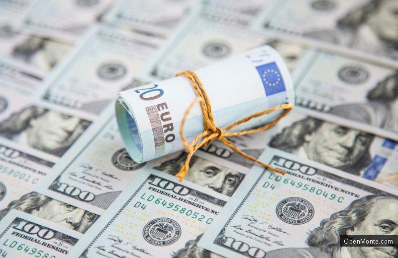 Не только Черногория: Россиянам рекомендуют покупать валюту к отпуску, пока укрепляется рубль