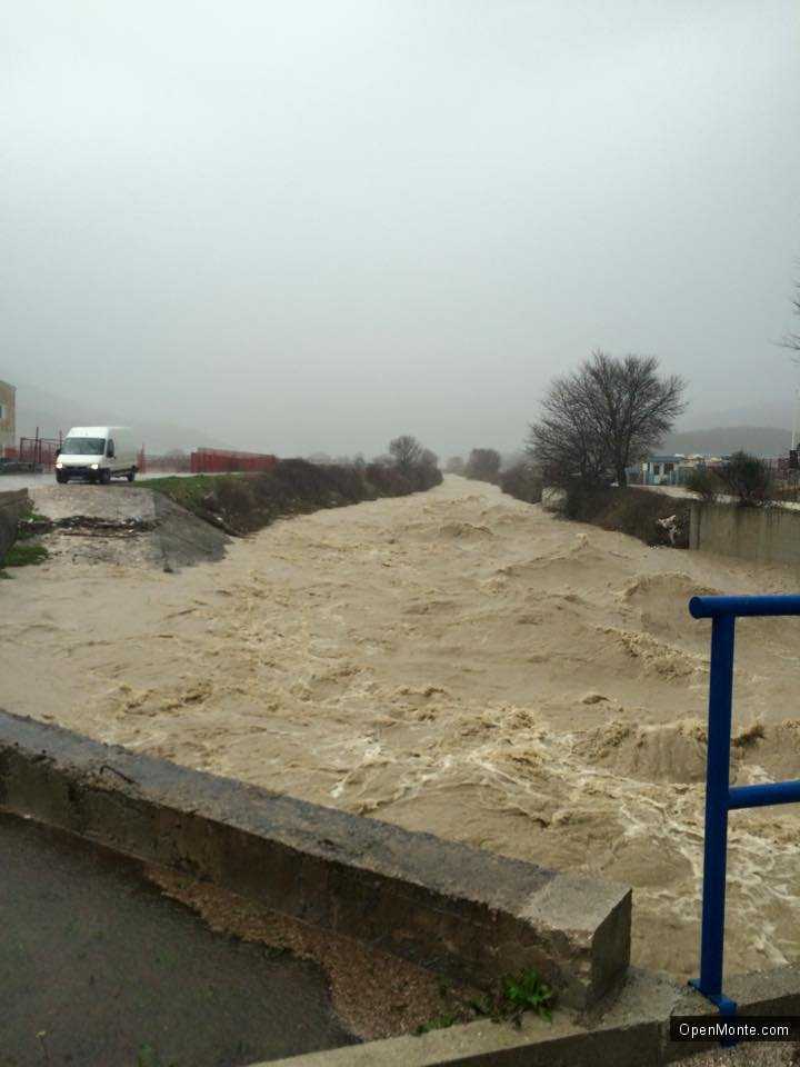 Фото Черногории: Черногорию затопило: много фото разных мест