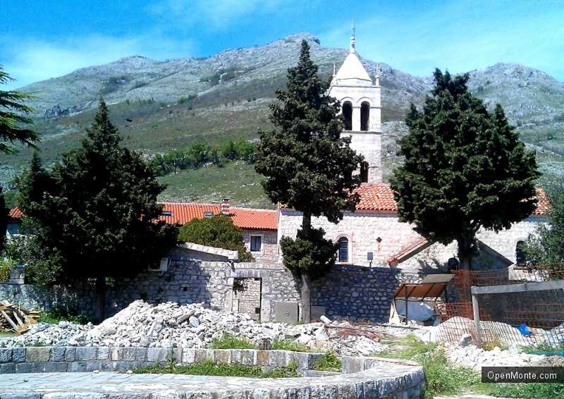Отдых в Черногории: Отдых в Петроваце