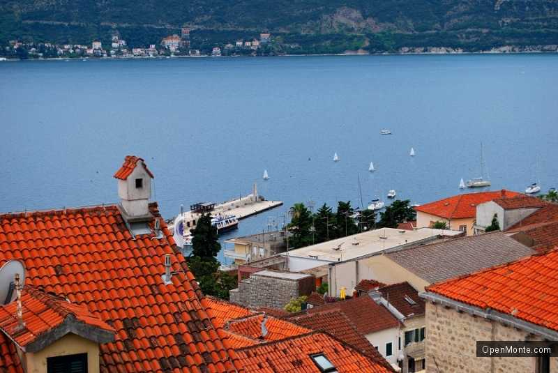 О Черногории: Херцег-Нови: красивейший курорт, город красивых девушек, многочисленных лестниц и садов