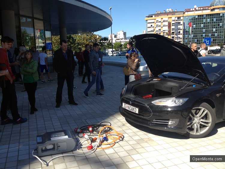Проживание в Черногории: Электрический автомобиль Tesla S в Черногории: как это было