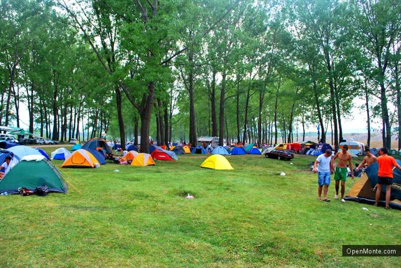 Фото Черногории: Фото с фестиваля Lake Fest на озере Крупац, рядом с Никшичем