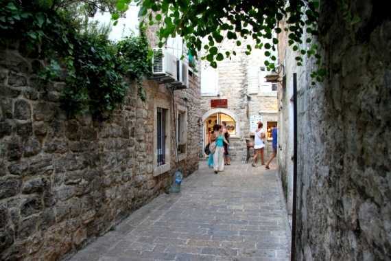 Отдых в Черногории: Проживание в Черногории: Шоппинг в Черногории