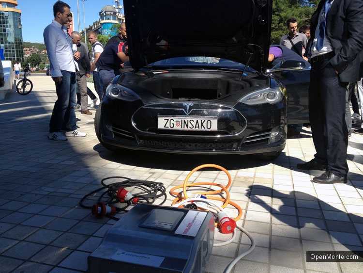Проживание в Черногории: Электрический автомобиль Tesla S в Черногории: как это было